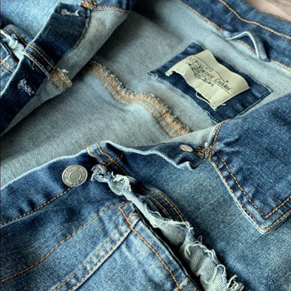 Jean jacket - Picture 2 of 3